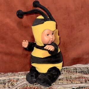 2005 Anne Geddes Baby Doll BumbleBee